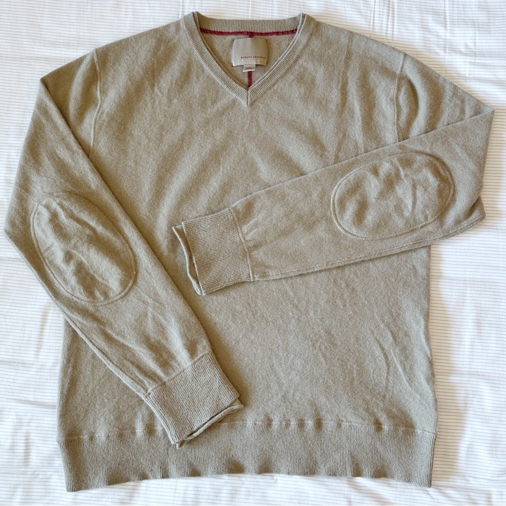 Banana Republic Cashmere v-neck sweater